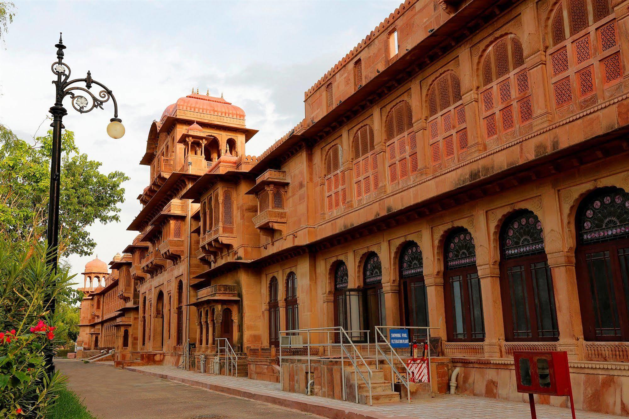 The Lallgarh Palace A Heritage Hotel Bikaner Luaran gambar
