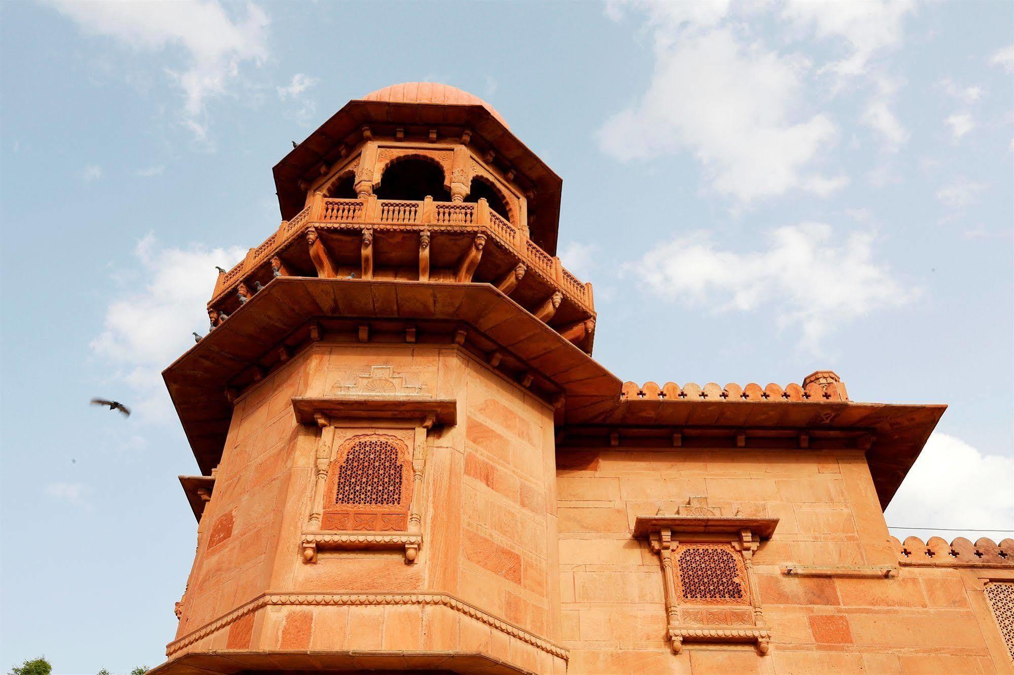 The Lallgarh Palace A Heritage Hotel Bikaner Luaran gambar