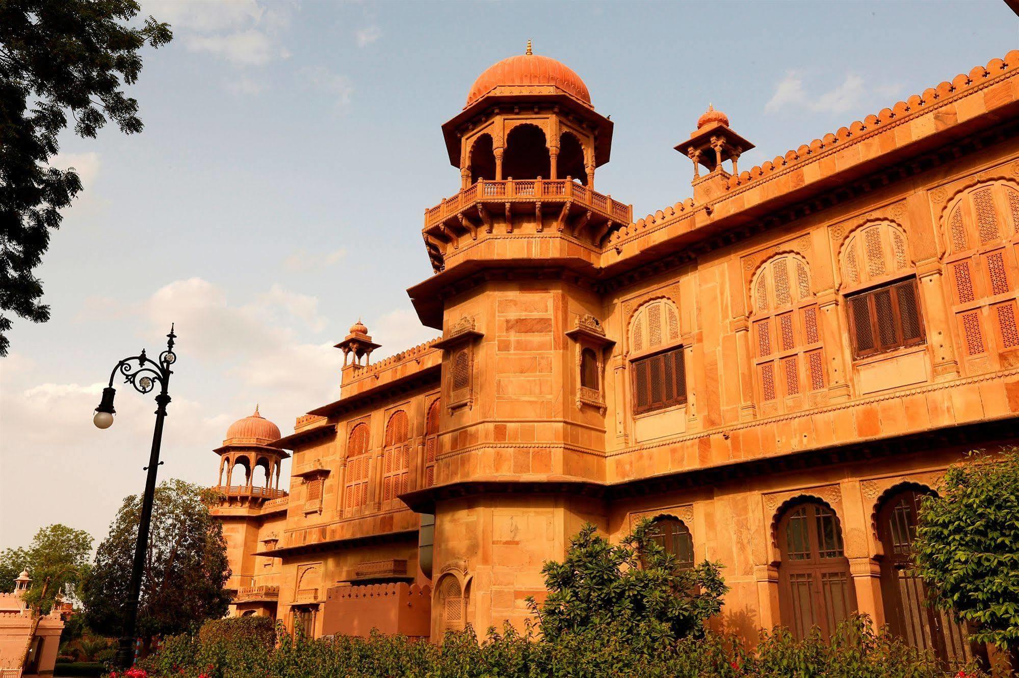 The Lallgarh Palace A Heritage Hotel Bikaner Luaran gambar