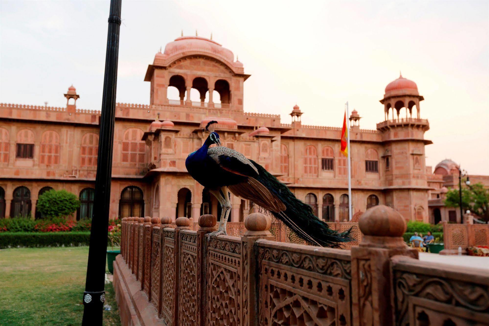 The Lallgarh Palace A Heritage Hotel Bikaner Luaran gambar
