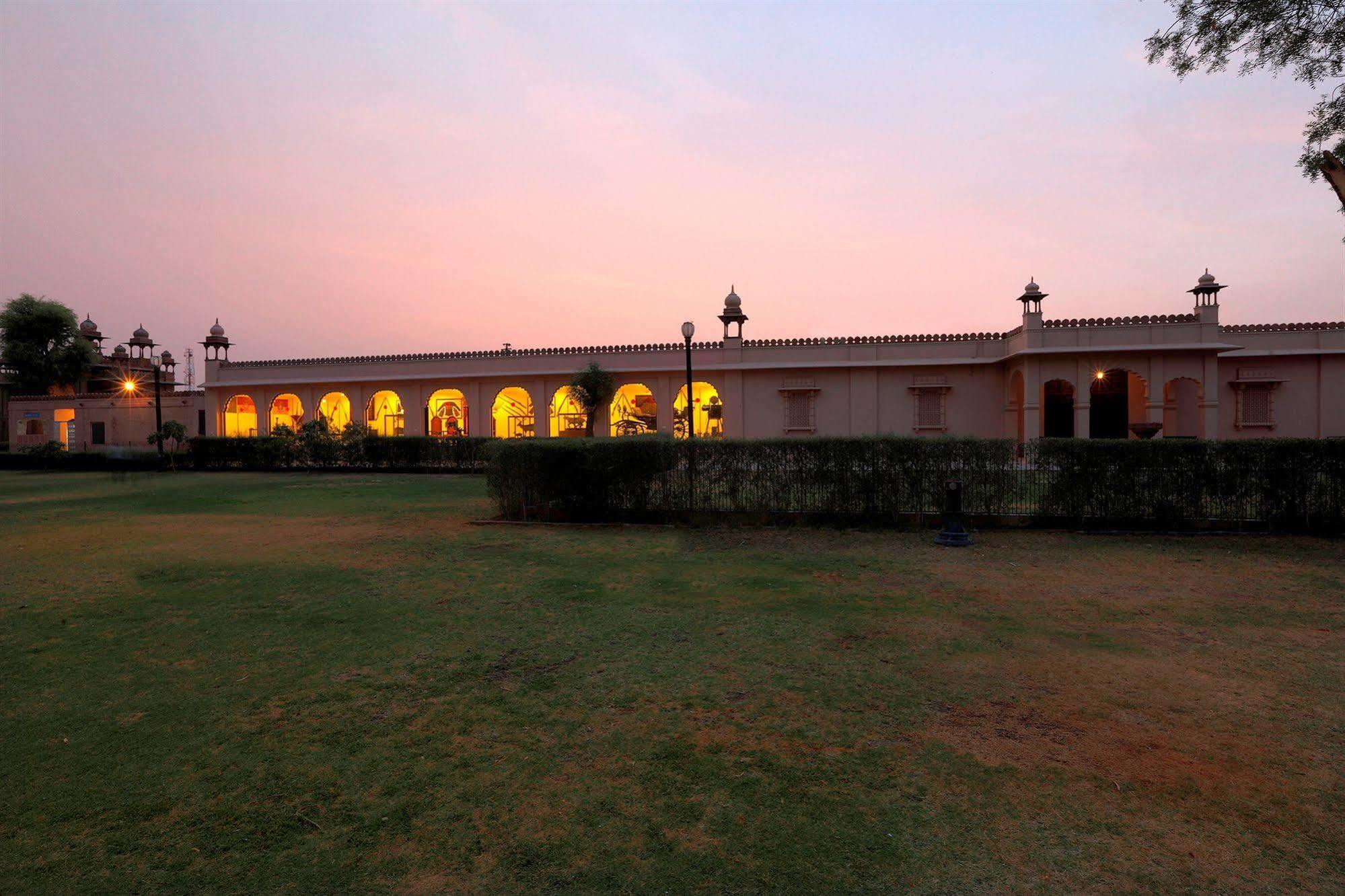 The Lallgarh Palace A Heritage Hotel Bikaner Luaran gambar
