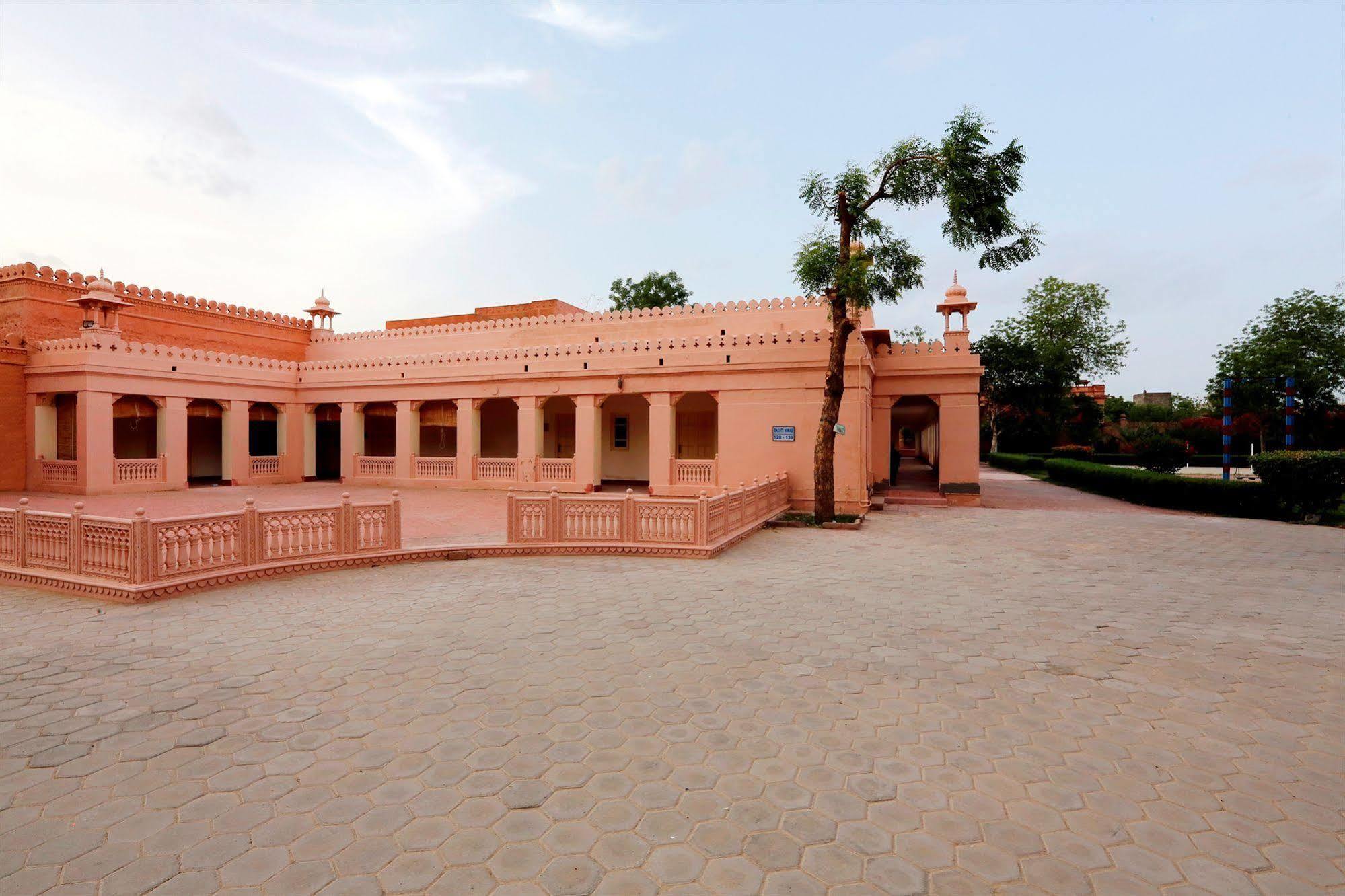 The Lallgarh Palace A Heritage Hotel Bikaner Luaran gambar