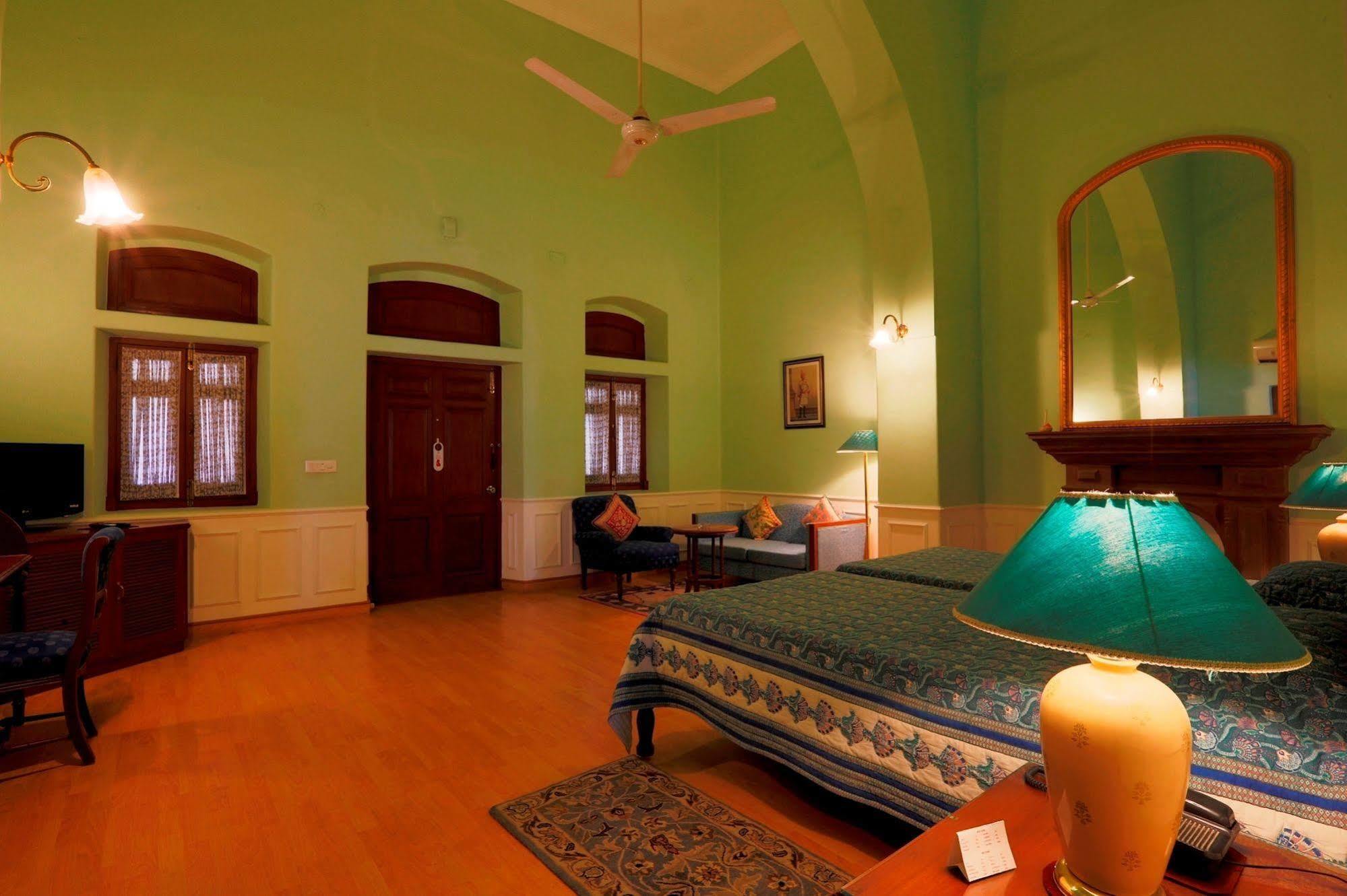 The Lallgarh Palace A Heritage Hotel Bikaner Luaran gambar